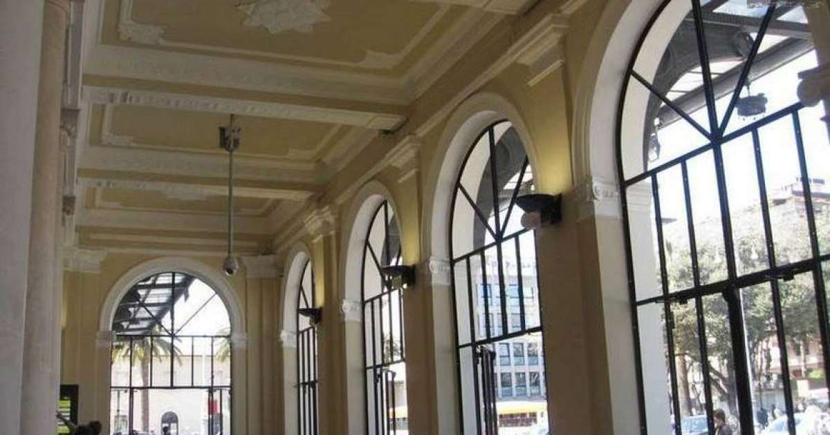 Bari, la Stazione Centrale: da 152 anni accoglie viaggiatori incuranti della sua storia